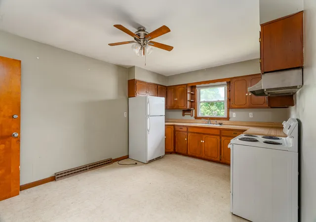 5th image of 6717 Giant City Rd, Carbondale, IL 62902 | MLS# 12734768