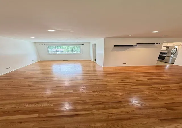5th image of 1916 Capital Ct, Schaumburg, IL 60193 | MLS# 12734801