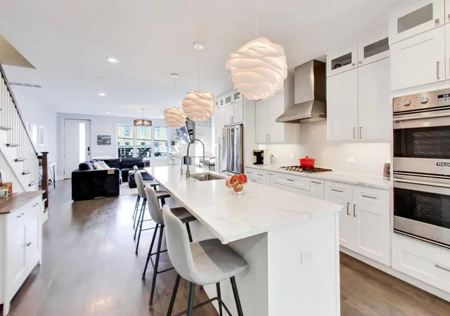 Listing Photo 5 - Condo for sale in building located at 2140 W Rice St, Chicago, IL 60622 - Unit #2E