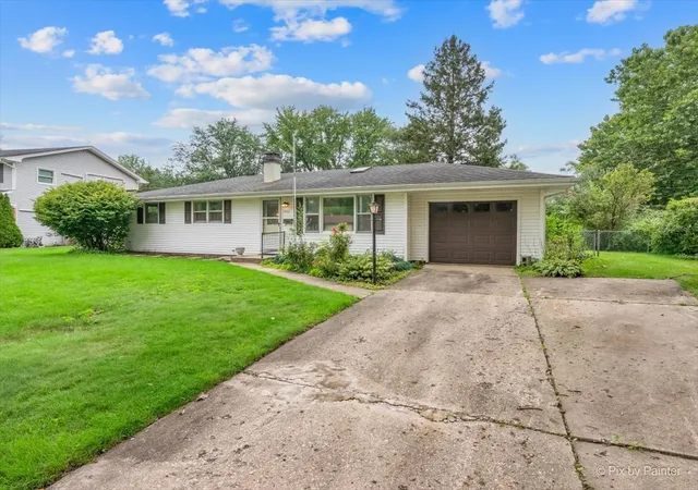2nd image of 933 Carol Ave, Elgin, IL 60123 | MLS# 12734830