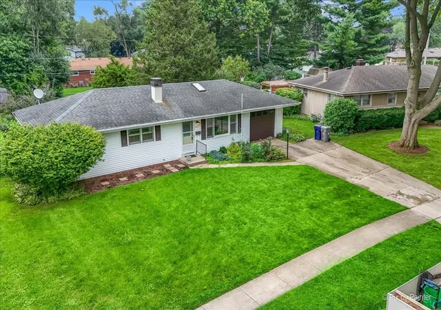 3rd image of 933 Carol Ave, Elgin, IL 60123 | MLS# 12734830