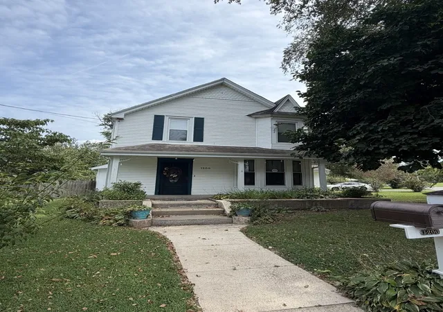 Photo 1 of Single family home for sale at 1200 Market St, Metropolis, IL 62960 | MLS# 12734831 | Listing updated on 2026-10-02