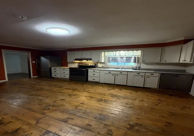 Photo 3 of Single family home for sale at 1200 Market St, Metropolis, IL 62960 | MLS# 12734831 | Listing updated on 2026-10-02