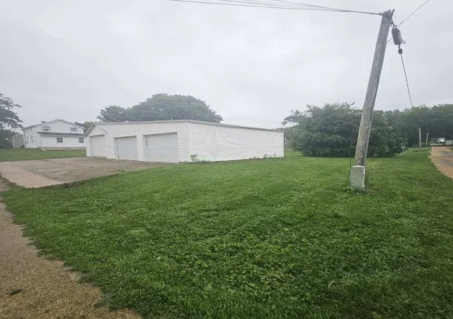 Photo 3 of Sale Pending at 511 W North St, Polo, IL 61064 | MLS# 12734840 | Listing updated on 2026-08-27