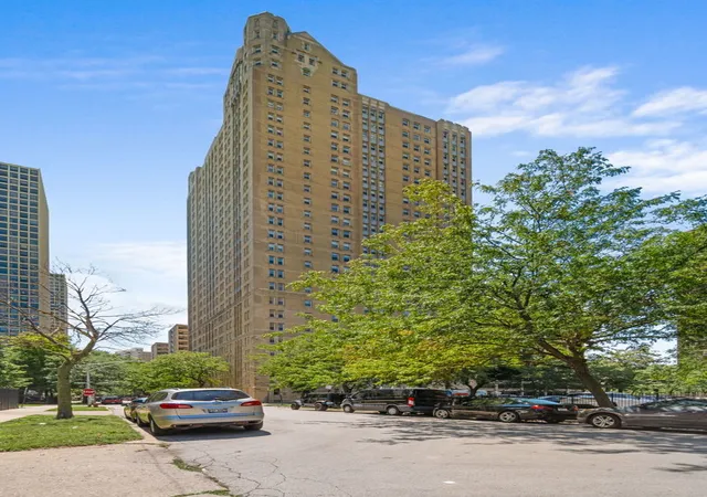Photo 1 of Condo for sale at 5000 S E End Ave #2A, Chicago, IL 60615 | MLS# 12734841 | Listing updated on 2026-09-01