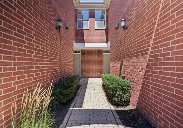 2nd image of 1116 Kensington Dr #21-A1, Northbrook, IL 60062 | MLS# 12734848