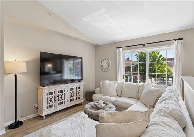 4th image of 1116 Kensington Dr #21-A1, Northbrook, IL 60062 | MLS# 12734848