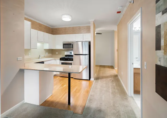 Photo 3 of Condo for sale at 125 S Jefferson St #2305, Chicago, IL 60661 | MLS# 12734854 | Listing updated on 2026-08-25