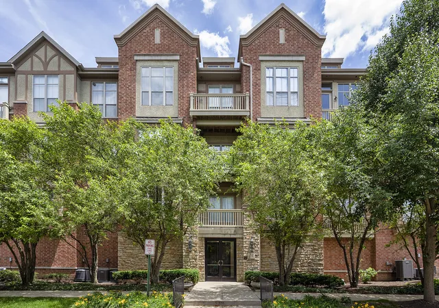 1st image of 1781 Tudor Ln #204, Northbrook, IL 60062 | MLS# 12734956