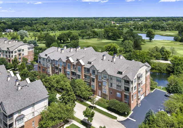 2nd image of 1781 Tudor Ln #204, Northbrook, IL 60062 | MLS# 12734956