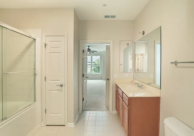 2nd image of 1781 Tudor Ln, Northbrook, IL 60062