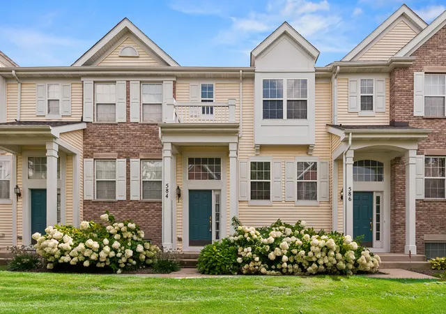1st image of 584 Lincoln Station Dr, Oswego, IL 60543 | MLS# 12734962