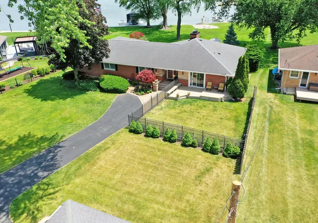 2nd image of 905 River Terrace Dr, Johnsburg, IL 60051 | MLS# 12734995