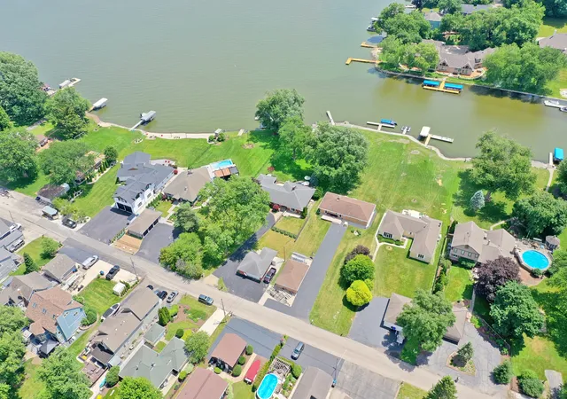 Photo 3 of Single family home for sale at 905 River Ter Dr, Johnsburg, IL 60051 | MLS# 12734995 | Listing updated on 2026-08-23