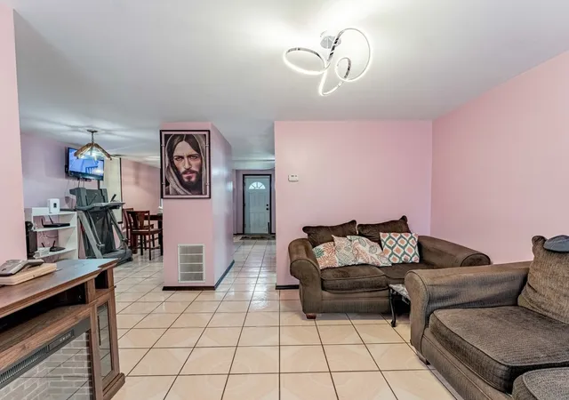 Photo 3 of Sale Pending at 3311 S Damen Ave, Chicago, IL 60608 | MLS# 12735002 | Listing updated on 2026-08-24