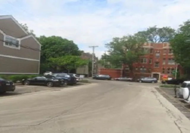 3rd image of 601 Linden Pl, Evanston, IL 60202