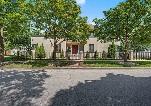 Photo 2 of Single family home for sale at 1915 S Washington Ave, Park Ridge, IL 60068 | MLS# 12735030 | Listing updated on 2026-08-25