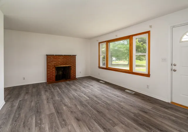 Photo 3 of Single family home for sale at 6793 Giant City Rd, Carbondale, IL 62902 | MLS# 12735036 | Listing updated on 2026-09-01