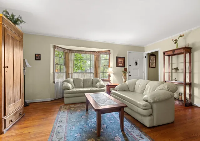 3rd image of 1721 Parkview Ave, Rockford, IL 61107 | MLS# 12735065