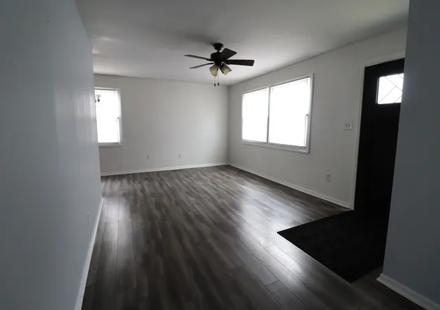 4th image of 1414 Boston Ave, Joliet, IL 60435 | MLS# 12735093