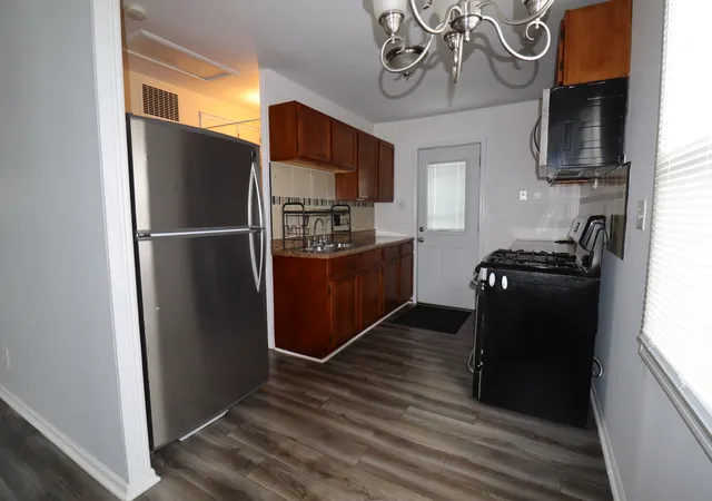 5th image of 1414 Boston Ave, Joliet, IL 60435 | MLS# 12735093