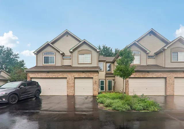 image of 984 Parkhill Cir, Aurora, IL 60502 | MLS# 12735129