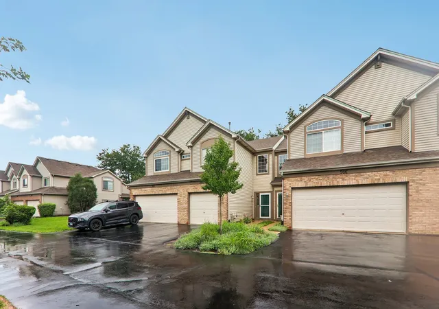 image of 984 Parkhill Cir, Aurora, IL 60502 | MLS# 12735129