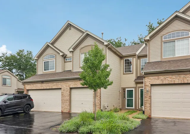 image of 984 Parkhill Cir, Aurora, IL 60502 | MLS# 12735129
