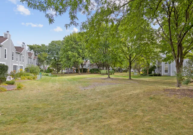 21st image of 1181 Regency Dr, Schaumburg, IL 60193 | MLS# 12735135