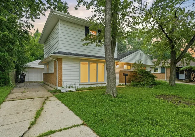 2nd image of 136 Well St, Park Forest, IL 60466 | MLS# 12735143