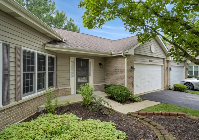 2nd image of 21364 Silktree Cir #21364, Plainfield, IL 60544 | MLS# 12735157