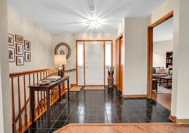 3rd image of 21364 Silktree Cir, Plainfield, IL 60544