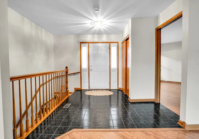 4th image of 21364 Silktree Cir, Plainfield, IL 60544