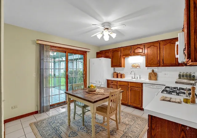 5th image of 21364 Silktree Cir, Plainfield, IL 60544