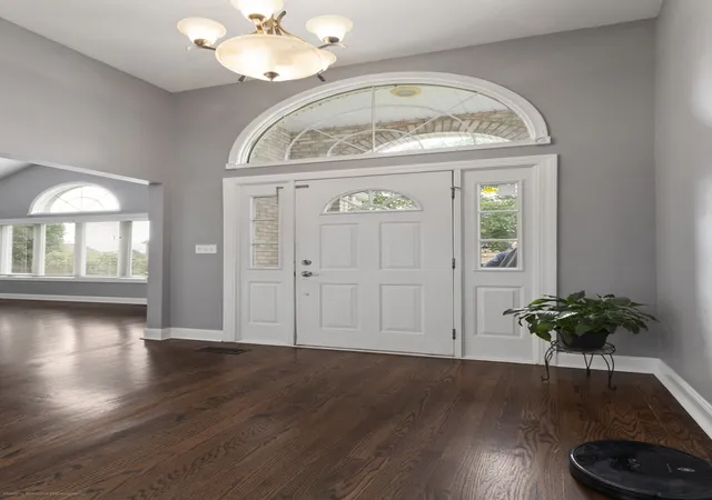 Photo 3 of Single family home for sale at 9441 Witham Ln, Woodridge, IL 60517 | MLS# 12735158 | Listing updated on 2026-08-25