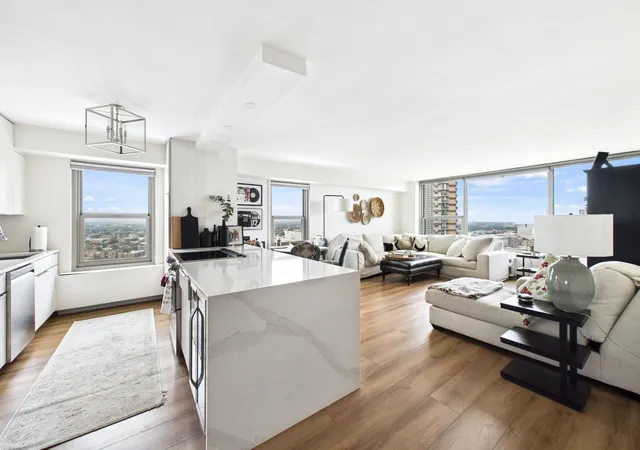 3rd image of 3600 N Lake Shore Dr #2324, Chicago, IL 60613 | MLS# 12735160