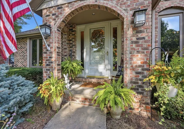 3rd image of 2105 Berrywood Ln, Bloomington, IL 61704 | MLS# 12735172
