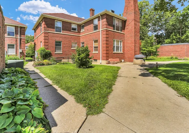 2nd image of 1506 Delmont Ct #1, Urbana, IL 61801 | MLS# 12735183