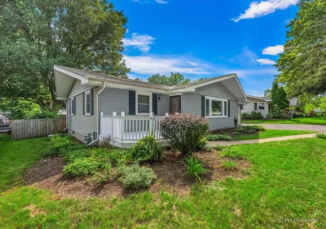 image of 326 Farview Dr, North Aurora, IL 60542 | MLS# 12735189