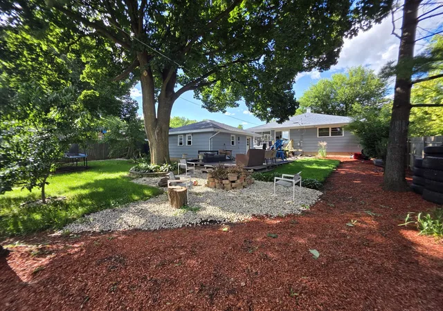 Photo 32 of Single family home for sale at 605 E Maple Ave, Mundelein, IL 60060 | MLS# 12735196 | Listing updated on 2026-08-26