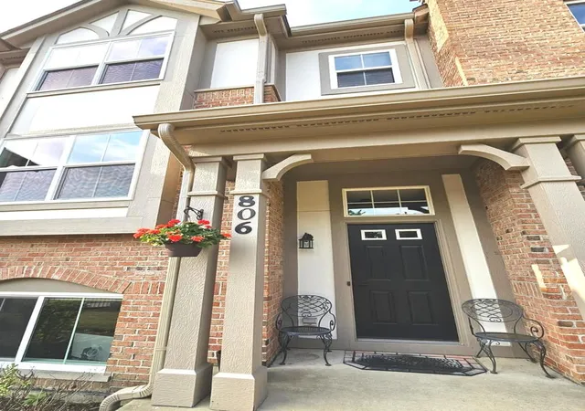 Photo 3 of Sale Pending at 806 June Ter, Lake Zurich, IL 60047 | MLS# 12735202 | Listing updated on 2026-08-25