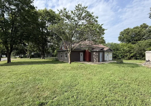 Photo 3 of Single family home for sale at 1012 Richard St, Henry, IL 61537 | MLS# 12735205 | Listing updated on 2026-08-25