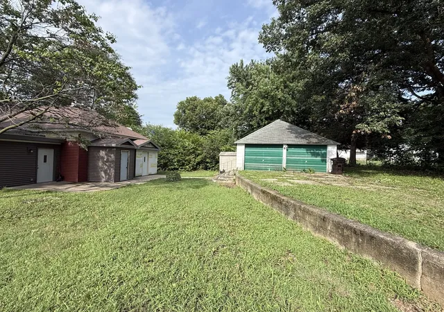 Photo 4 of Single family home for sale at 1012 Richard St, Henry, IL 61537 | MLS# 12735205 | Listing updated on 2026-08-25