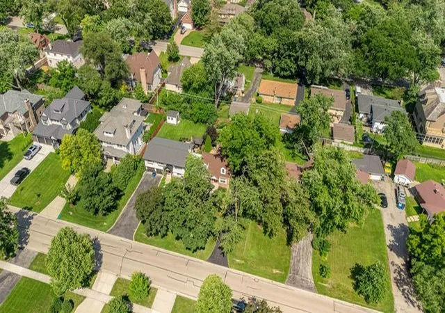 2nd image of 725 N County Line Rd, Hinsdale, IL 60521 | MLS# 12735238