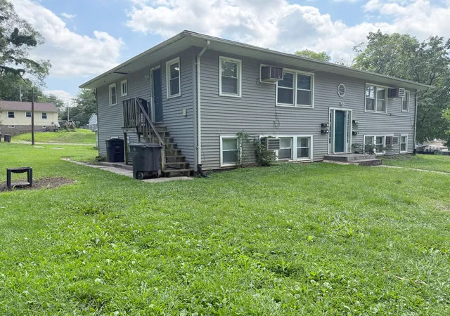 2nd image of 1228 24th Ave, Rock Island, IL 61201 | MLS# 12735269