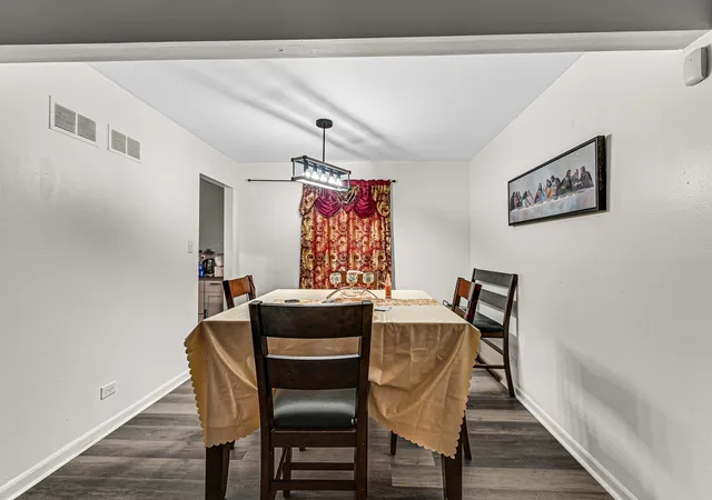 Photo 4 of Single family home for sale at 2913 Greenwood Rd, Hazel Crest, IL 60429 | MLS# 12735270 | Listing updated on 2026-08-25