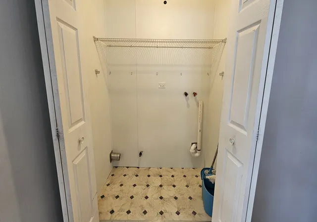 Listing Photo 2 - Condo for sale in building located at 8957 S Main St, Hometown, IL 60456 - Unit #