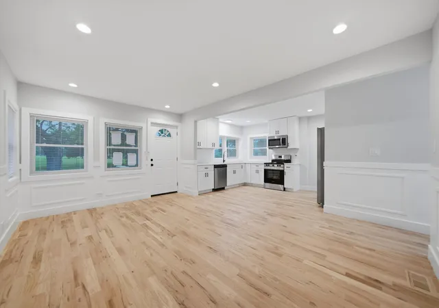 3rd image of 1327 S Wolf Rd, Hillside, IL 60162 | MLS# 12735332