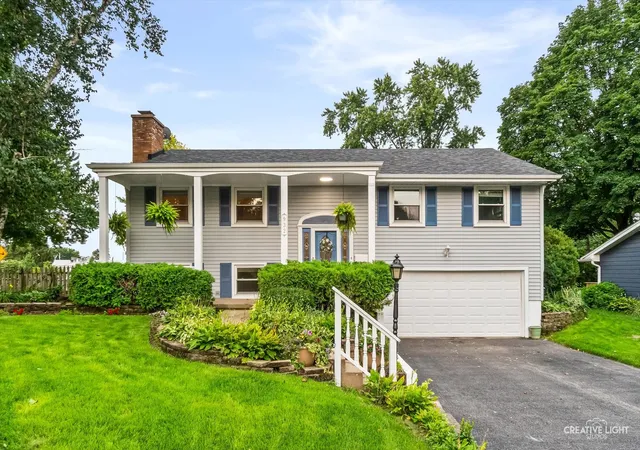 Photo 1 of Single family home for sale at 932 Longmeadow Dr, Geneva, IL 60134 | MLS# 12735351 | Listing updated on 2026-08-25