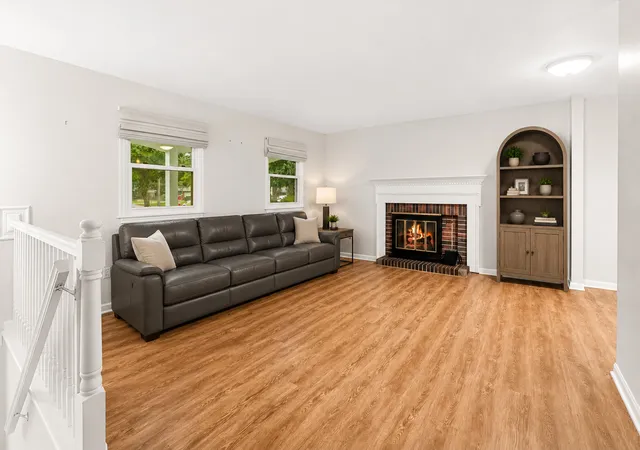Photo 3 of Single family home for sale at 932 Longmeadow Dr, Geneva, IL 60134 | MLS# 12735351 | Listing updated on 2026-08-25